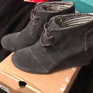 Toms Laced Wedged Booties